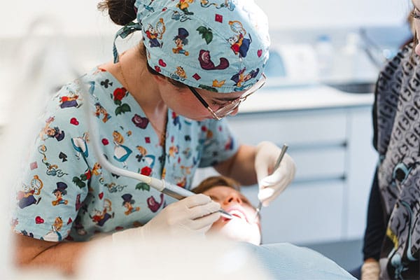 Odontopediatría Barcelona - Odontopediatra - Caries en niños